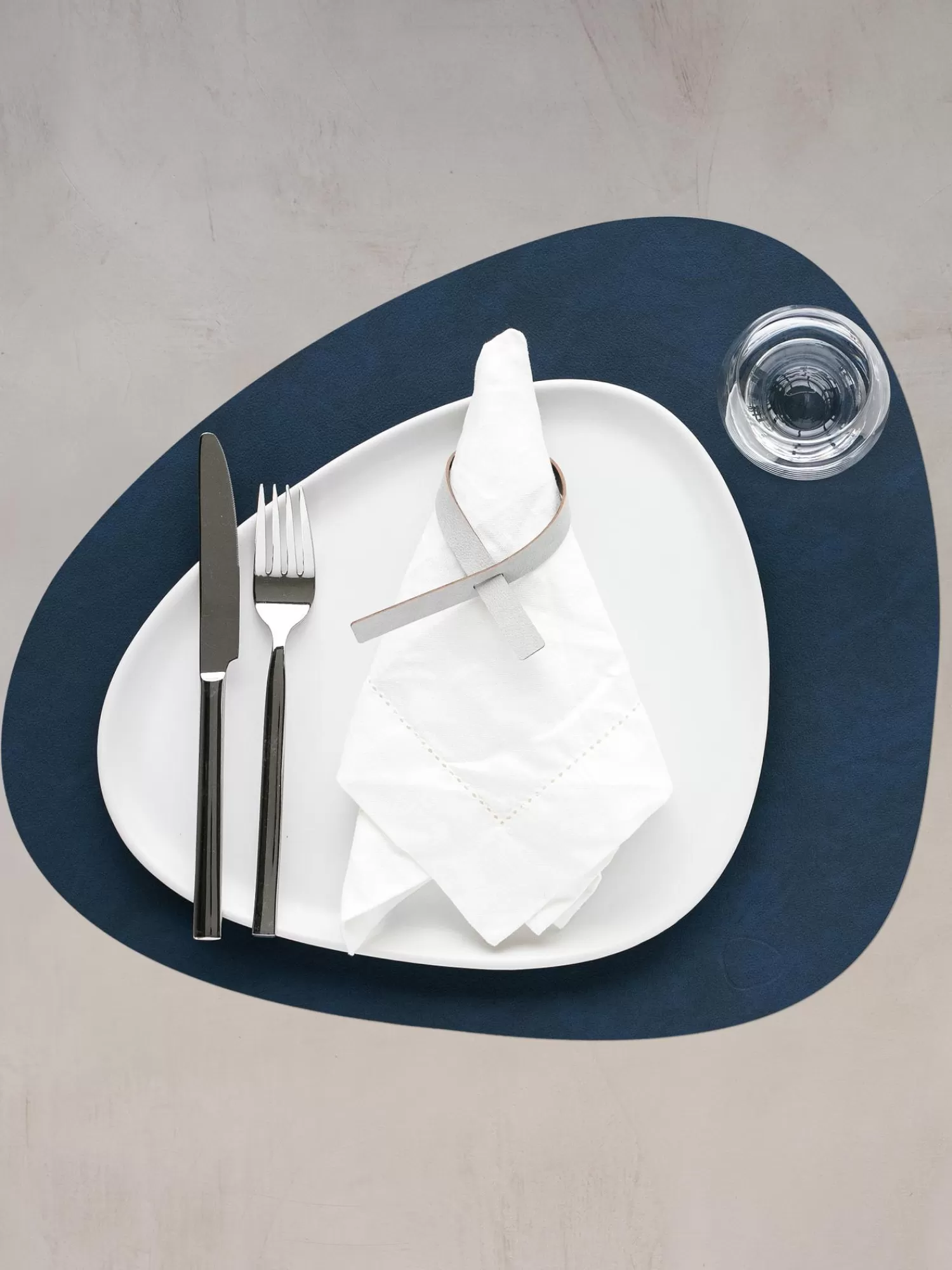 Lind DNA Placemats>Asymmetrische Leren Placemats Curve, 4 Stuks