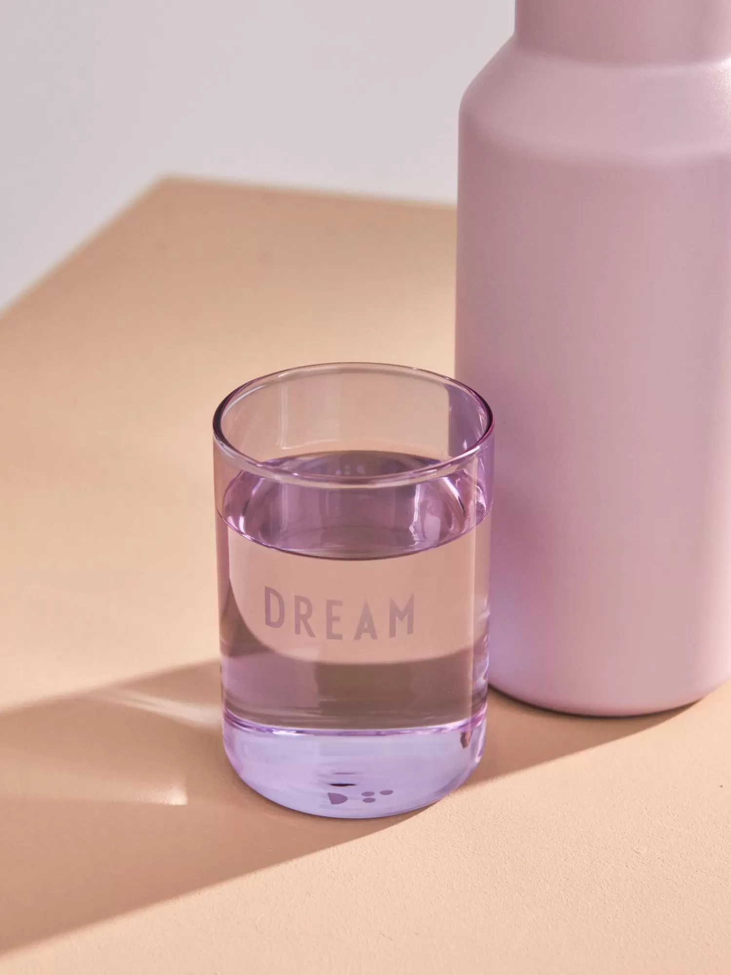 Design Letters Waterglazen>Designer Waterglas Favourite Dream In Lila Met Opschrift