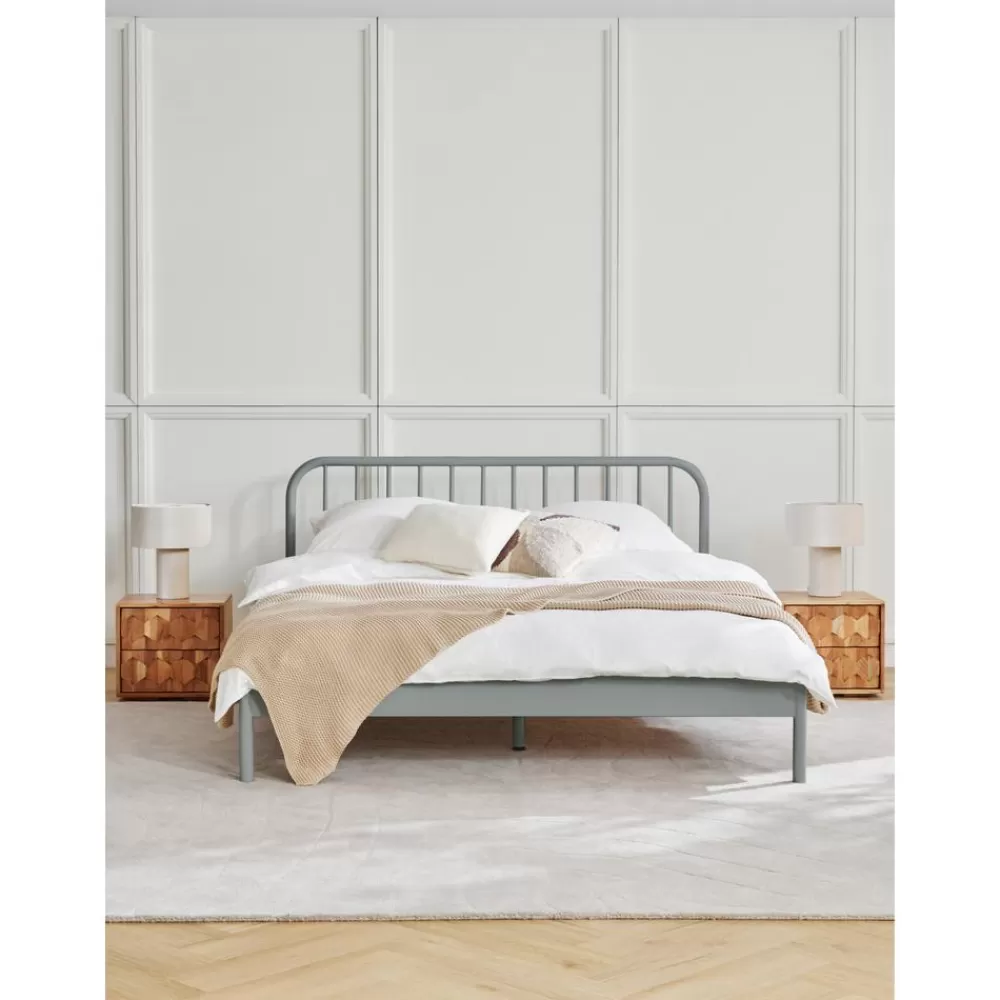 * Metalen Bed Sanna- Bedden